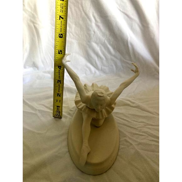 Edward Marshall Boehm “Swan Lake” Porcelain Ballerina Figurine – Limited Edition - Picture 8 of 8